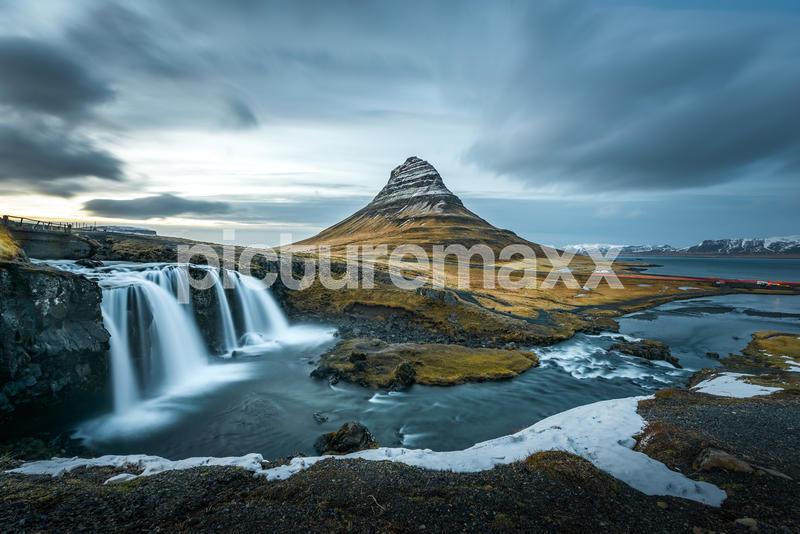 Kirkjufellsfoss, landmark of iceland during late winter